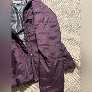 Women’s Columbia, size medium light weight winter jacket. Purple in color.